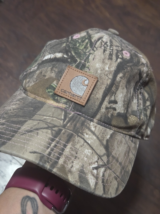 Carhartt Accessories - Carhartt Realtree Camo Cap with Leather Logo Patch - Brown/Green